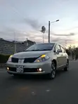 Nissan Tiida 2007 Gold Hatchback - 2