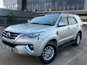 Toyota Fortuner 2.7 AWD 2013 Silver