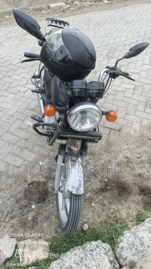 Bajaj Boxer 100 2021 Nyeusi