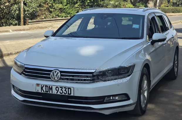 Volkswagen Passat 2016 Nyeupe - 1