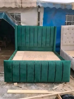Kitanda cha Forest Green chenye Upholstery 5x6