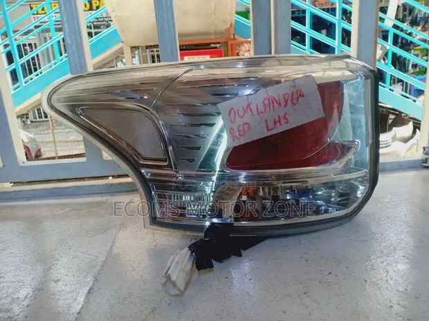 Mitsubishi Outlander 2012 Headlight - 1