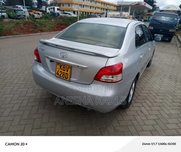 Toyota Belta 2006 Nyeusi - 1