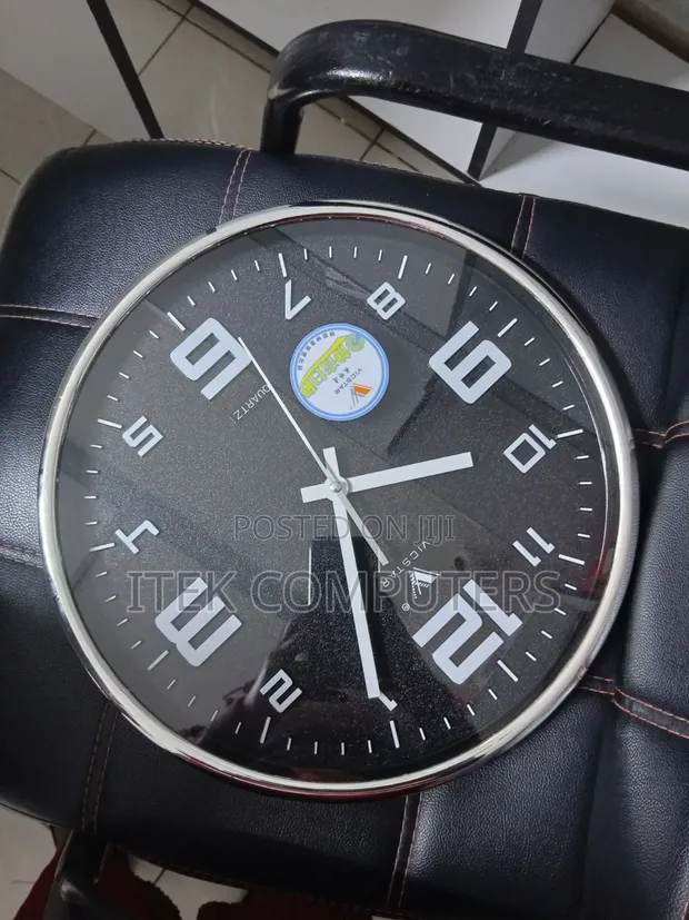 Hidden Wall Clock Camera with WiFi - 1