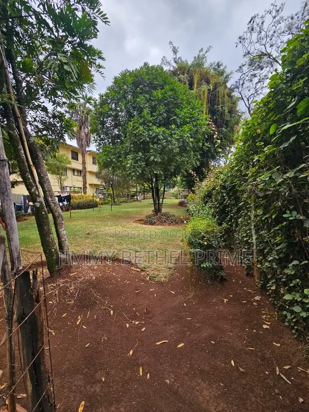 Eneo Bora la Eka 0.9 kwa Uuzaji | Barabara ya Ngong - 1