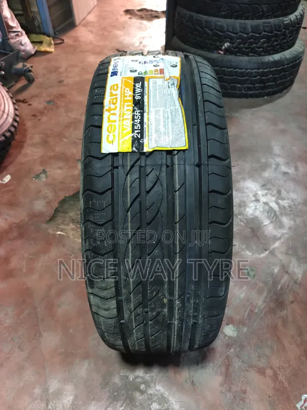 Tyre za Centara 215/45R17 za Utendaji wa Juu - 1