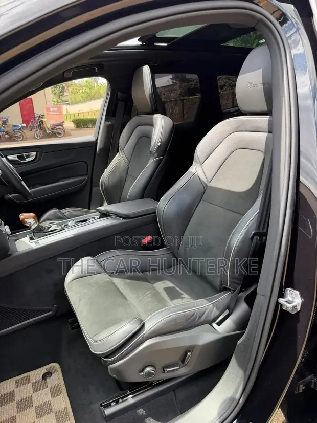 Volvo XC60 T6 R-Design AWD 2019 Black - 1