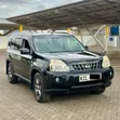 Nissan X-Trail 2010 Nyeusi - 3