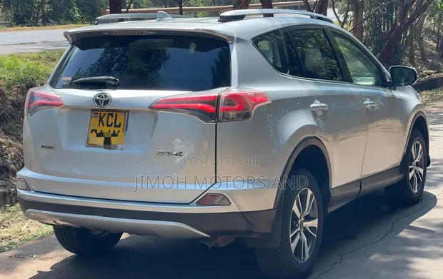 Toyota RAV4 2016 Silver - 1