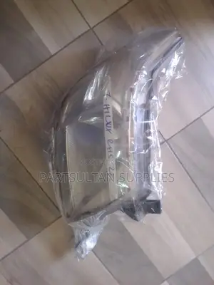 Toyota Hilux 2006 Right Hand Side Headlight