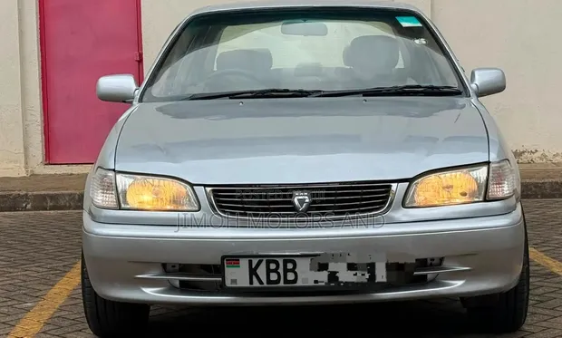 Toyota Corolla 2001 Silver - 1