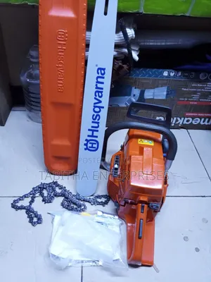 Husqvarna 272XP Chainsaw - Mpya Kabisa