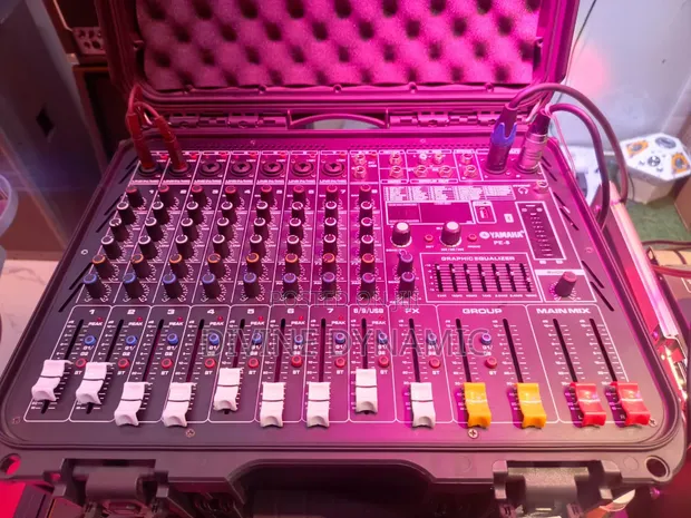 Yamaha PE-8, 8 Channel Mixer - 1
