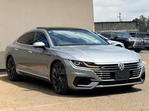 Volkswagen Arteon R-Line 2019 Nyeupe