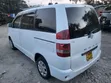Toyota Voxy 2005 Nyeupe - 4