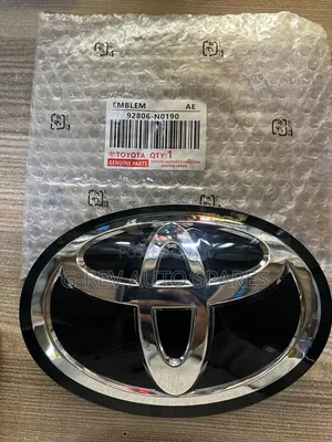 Nembo ya Grill ya Mbele ya Toyota Hilux Revo - Mpya Kabisa