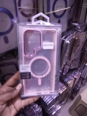 Magnetic Transparent Samsung Galaxy S25 Ultra Case with Pink Accents