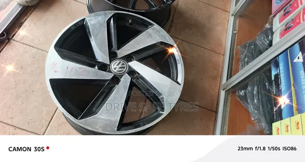 Seti ya Magurudumu Asili ya VW 17" Mpya (Meusi/Fedha) - 1