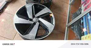 Seti ya Magurudumu Asili ya VW 17" Mpya (Meusi/Fedha)