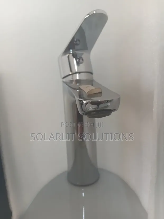 Modern Single-Handle Chrome Mixer Tap for Bathroom Sink - 1