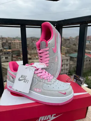 Nike Air Force 1 Hello Kitty Edition (Pink/Grey)