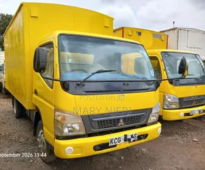 Lori la Mitsubishi Canter Flat Body (2014)