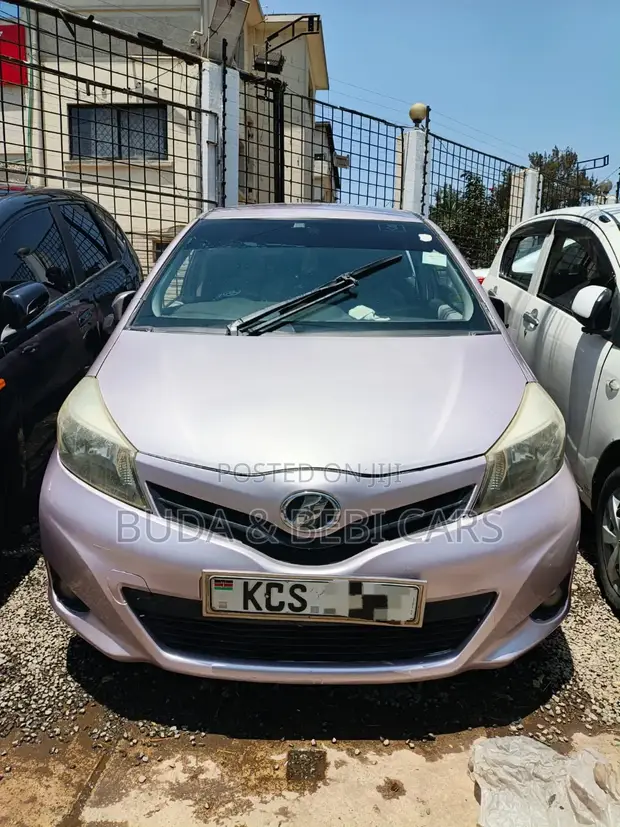Toyota Vitz 2011 Pink - 1