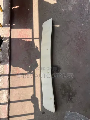 Toyota HiAce 7L Original Spoiler