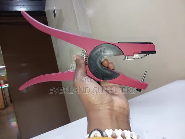 All-Farm Tag Applicator Tool - 1