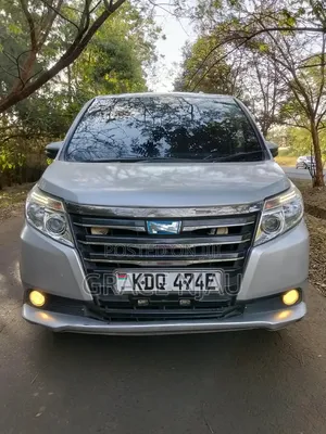 Toyota Noah 2.0 AWD 2016 (Ina Viti 7)