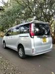 Toyota Noah 2.0 AWD 2016 (7 Seater) - 4