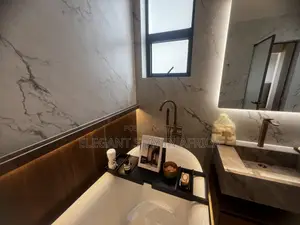 5-Bedroom All En-Suite Apartment with DSQ in Westlands Brookside