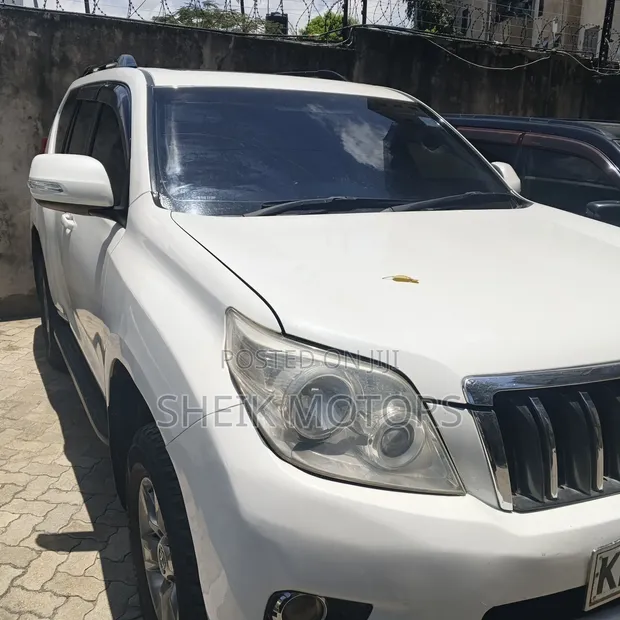 Toyota Land Cruiser Prado 2014 Nyeupe - 1