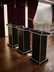 Kisima cha Mimbara/Podium Nyeupe na Nyeusi - 1