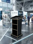 Kisima cha Mimbara/Podium Nyeupe na Nyeusi - 2