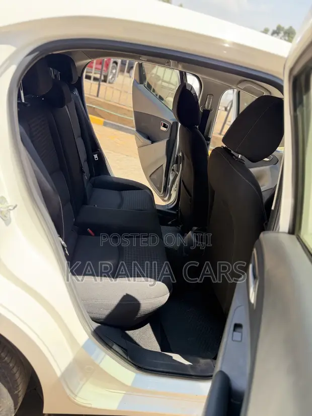 Mazda Demio 2018 Nyeupe - 1