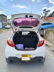 Mazda Demio 2014 Nyeupe - 2