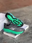 Aero Burst Sketchers Runners - 4