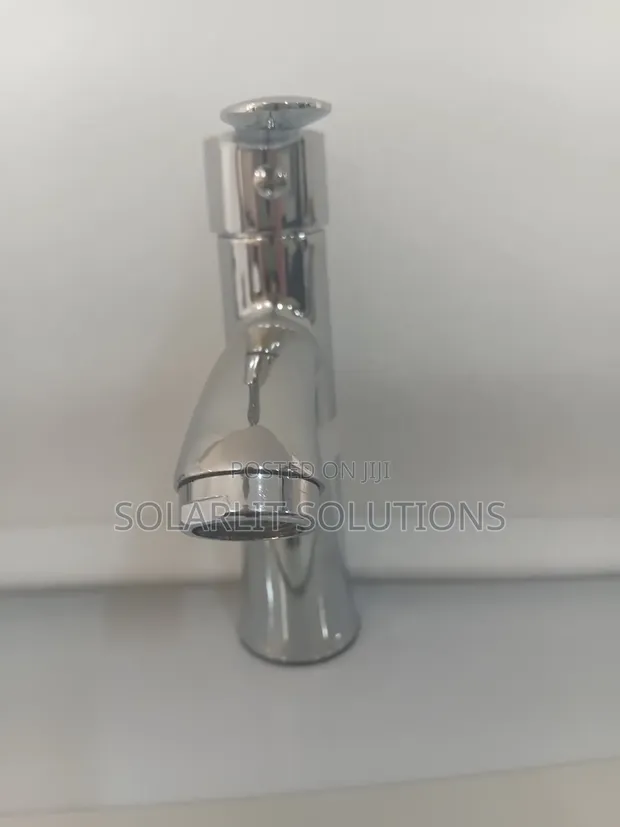 Frencia Single-Lever Basin Mixer Tap (Chrome) - 1