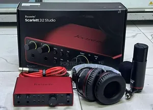 Focusrite Scarlett 2i2 Studio Professional Recording Kit