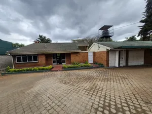 Nyumba ya Vyumba 4 na DSQ Runda kwa Kodi