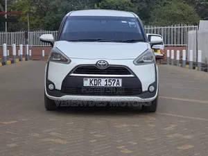 Toyota Sienta 2016 Nyeupe