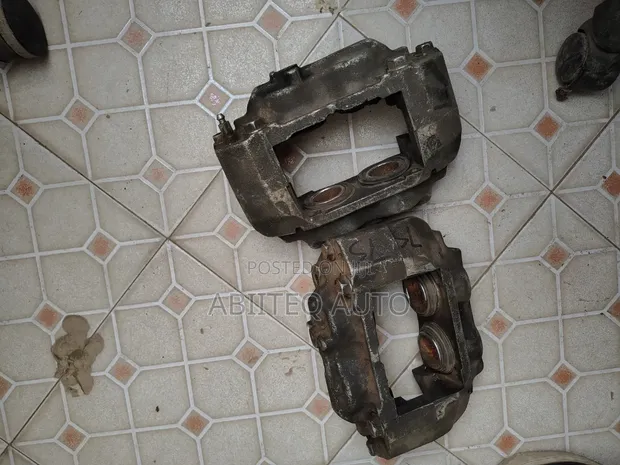 Brake Calipers za Toyota Land Cruiser 79 Series - 1