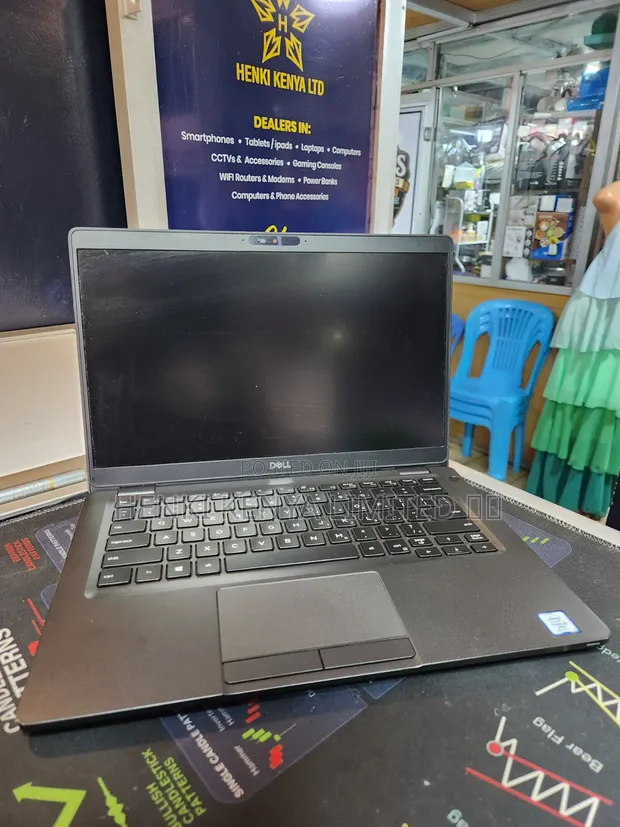 Laptopi ya Dell Latitude 5300 - Core i5, 8GB RAM, 256GB SSD - 1