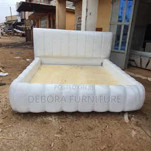 Kitanda Nyeupe cha Square Bubble chenye Chanel Fitting (Super King)