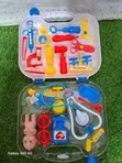 Daktari Kit kwa Watoto 2-in-1 na Doli na Kesi ya Kubeba - 1