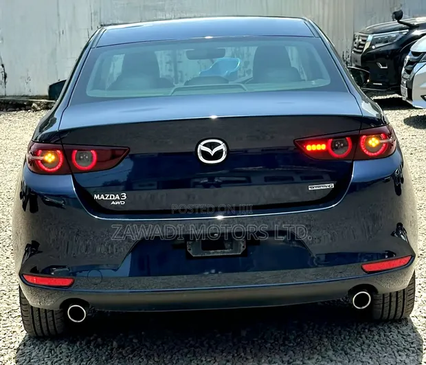 Mazda 3 Sedan 2021 - 1