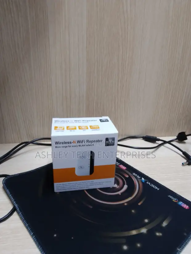 Advanced WiFi Extender 300Mbps WiFi Repeater - 1