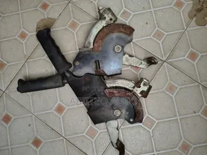 Toyota Land Cruiser 79 Series Handbrake Lever (Used)