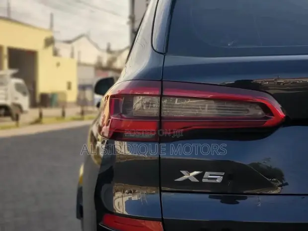 BMW X5 xDrive50i AWD 2019 Grey - 1